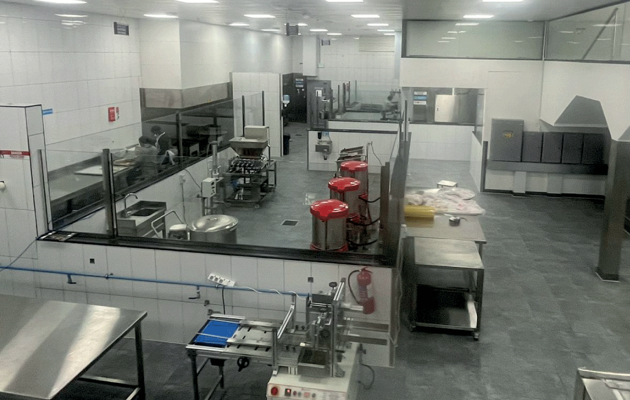 Behind the Scenes: A Day in the Life of Al Thuraya's Food Processing Facility